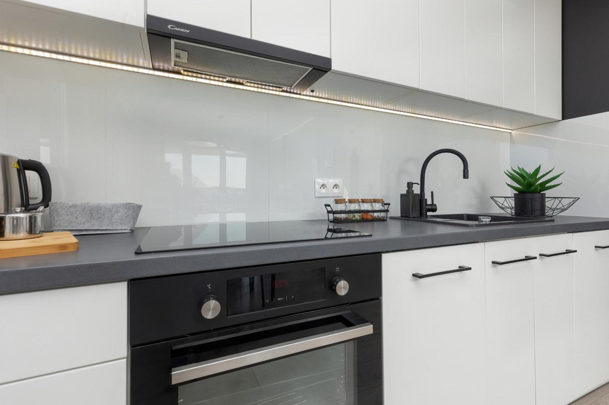 Podgorze Lipska Pet-Friendly Apartment With Balcony And Parking By Renters Prestige Krakow Exterior photo